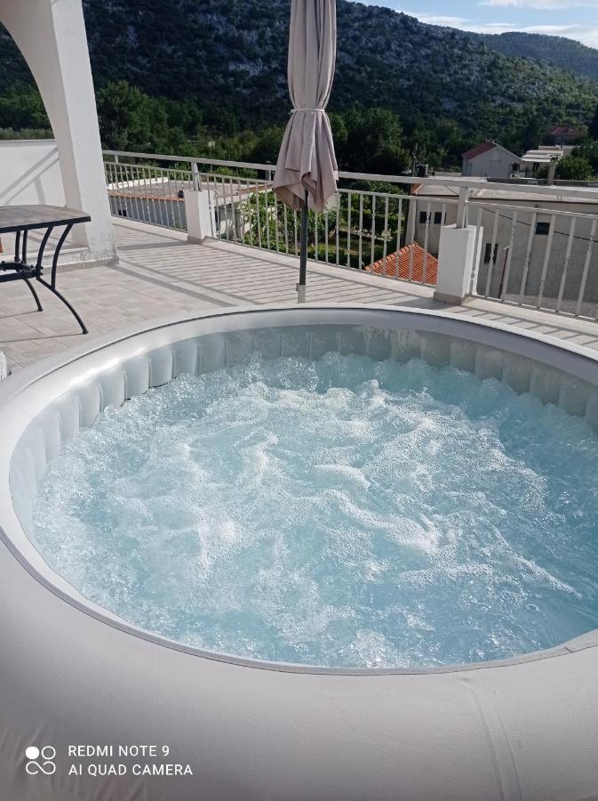 Holiday Home Horizonte With Jacuzzi Gornja Brela Exteriér fotografie