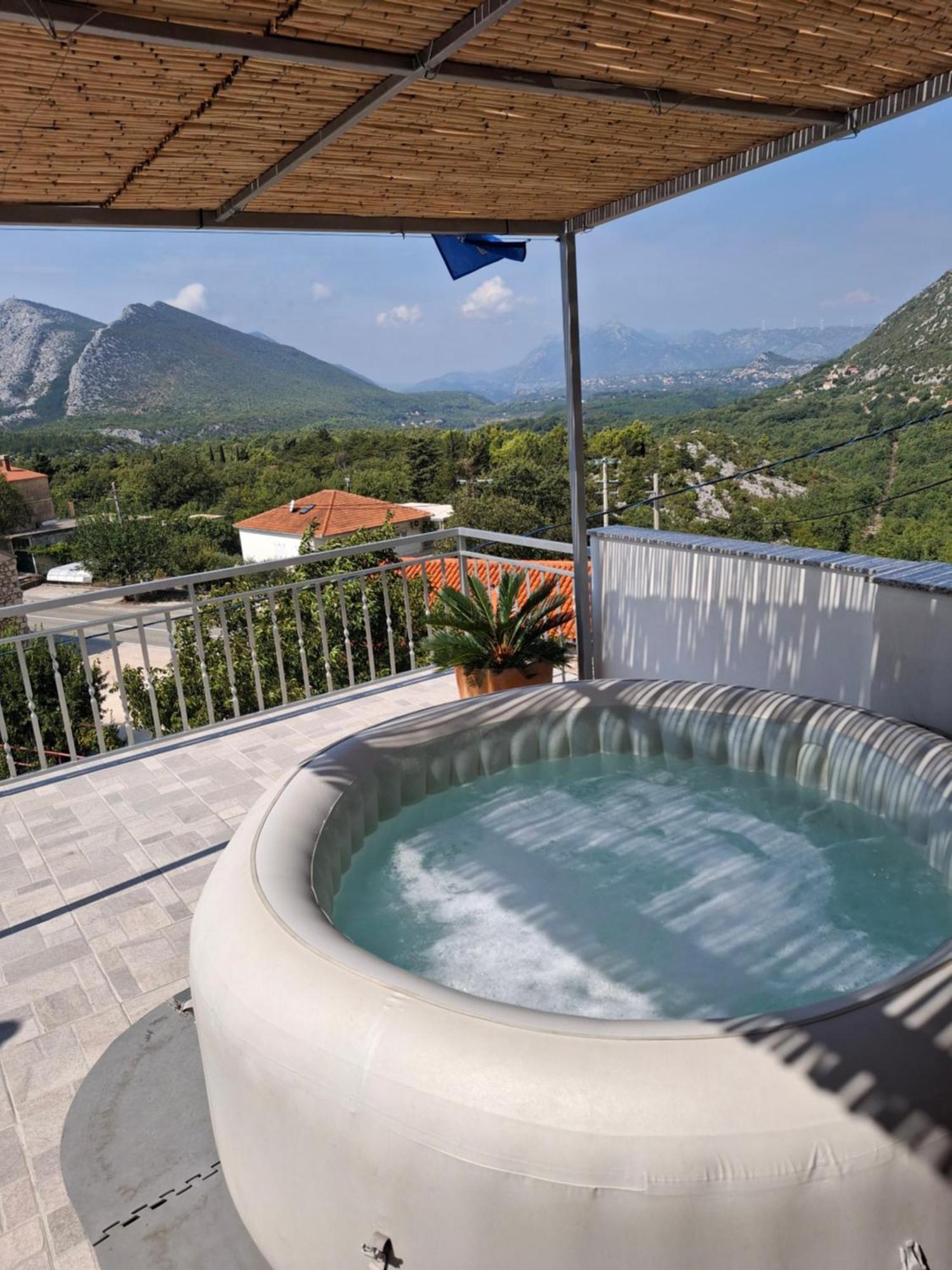 Holiday Home Horizonte With Jacuzzi Gornja Brela Exteriér fotografie